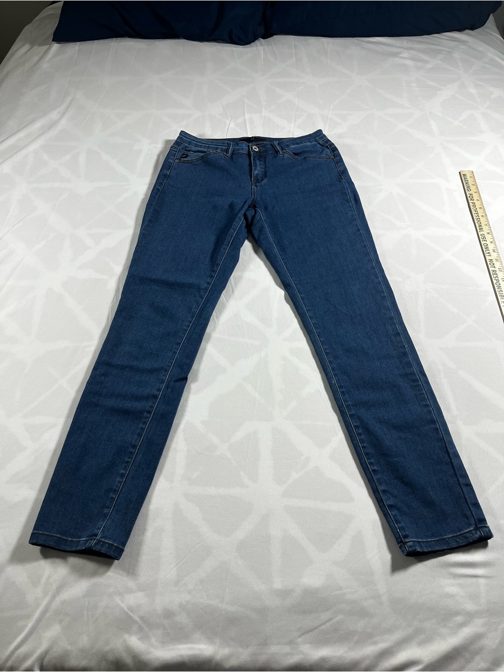 Kancan Style KC5003QM Cut 1924 Women’s Dark Wash Stretch Jeans Size 7/27 Skinny